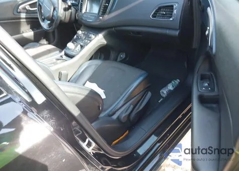 2015 Chrysler 200 S z USA, uszkodzony, nr VIN 1C3CCCDG5FN544037